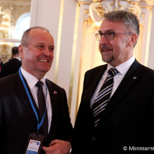 Ministri obrany krajín V4 rokovali v Prahe pri príležitosti 20. výročia vstupu Českej republiky do NATO