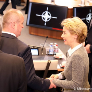 Ministri NATO diskutovali o bezpečnosti na Ukrajine