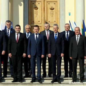 Ministri obrany krajín B9 rokovali o posilnení spolupráce v oblasti bezpečnosti 