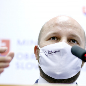 Minister_obrany_Nad_na_tlacovej_besede_pred_celonarodnym_testovanim