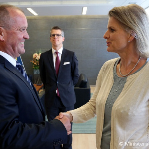 Minister Gajdoš rokoval so švédskou veľvyslankyňou H. Eduardsovou