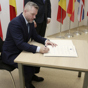 Podpísanie kroniky NFIU SVK prezidentom SR