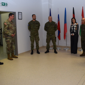 panielska veľvyslankyňa pri rozhovore s príslušníkmi NFIU SVK