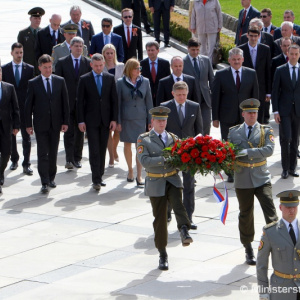 Minister obrany Peter Gajdoš a štátny tajomník Ivan Máčovský si pripomenuli 71. výročie oslobodenia Bratislavy