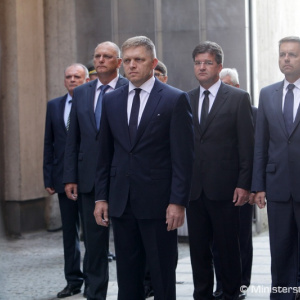 Minister obrany M. Glváč vzdal v Banskej Bystrici hold účastníkom Slovenského národného povstania