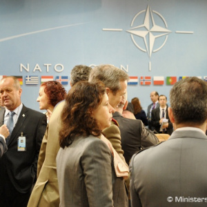 Generálny tajomník NATO J. Stoltenberg ocenil doterajšiu pomoc OS SR Ukrajine