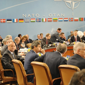 Generálny tajomník NATO J. Stoltenberg ocenil doterajšiu pomoc OS SR Ukrajine